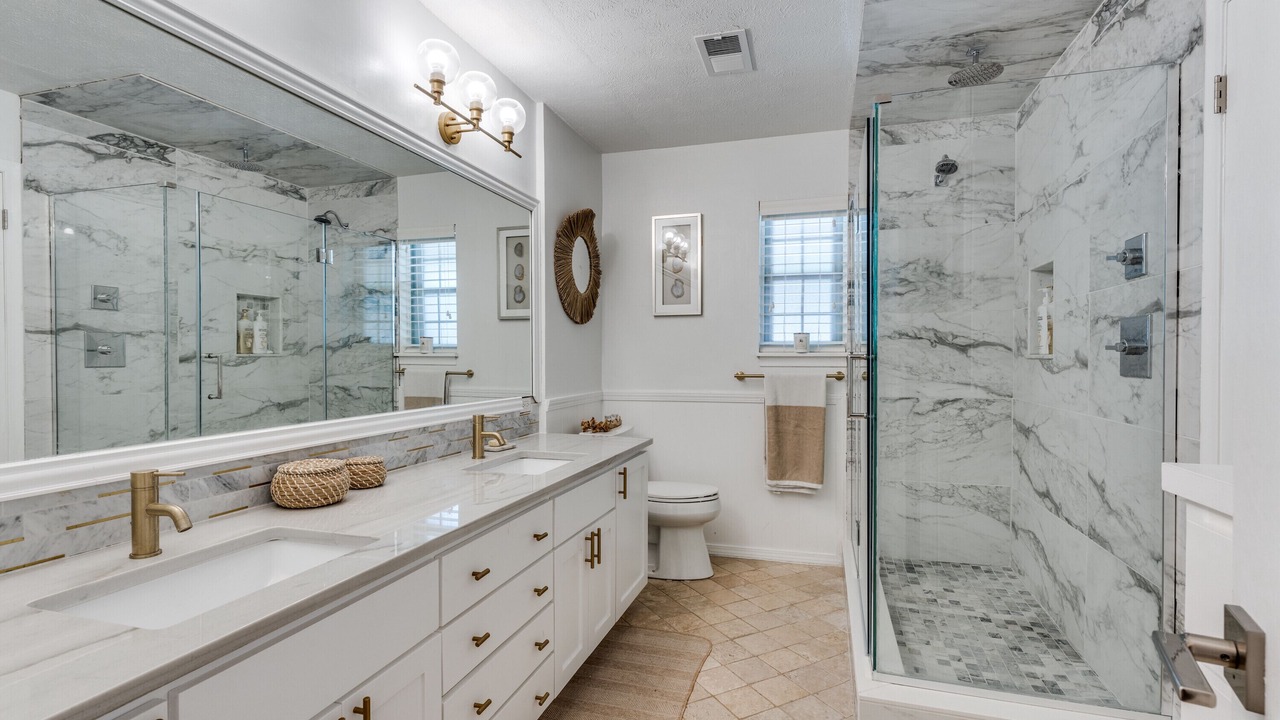 Photo of Bathroom in Lakewood