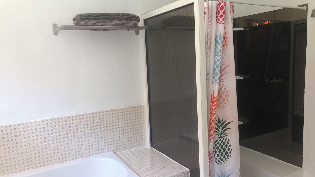 Photo of Bathroom in Meyrannes