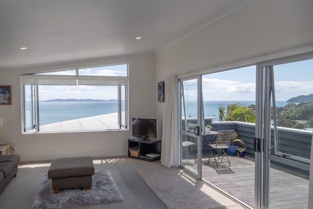 Photo of Livingroom in Coopers Beach