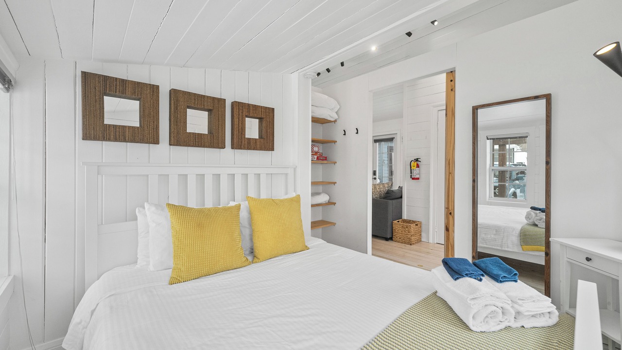 Photo of Bedroom in Crystal Beach