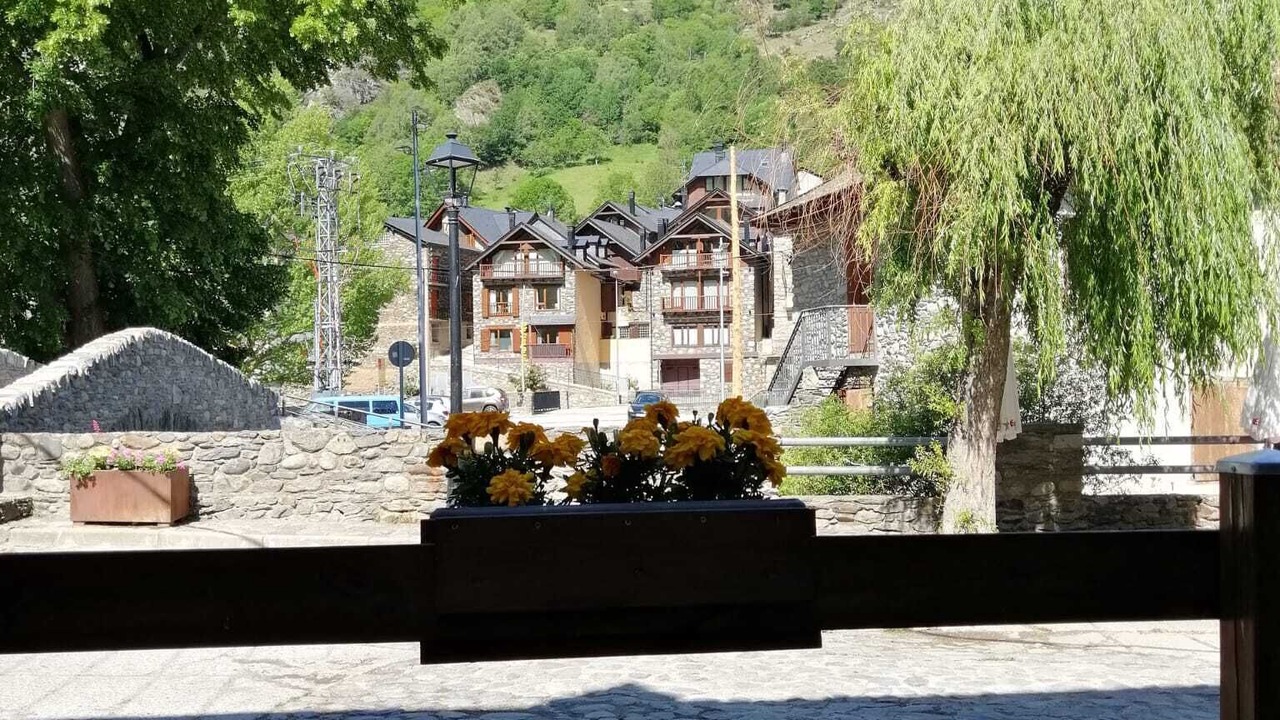 Photo of Outdoor in Isil