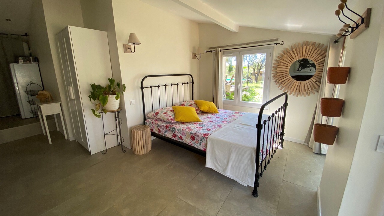Photo of Bedroom in Junas