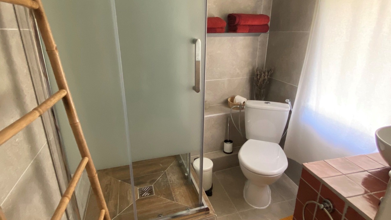 Photo of Bathroom in Junas