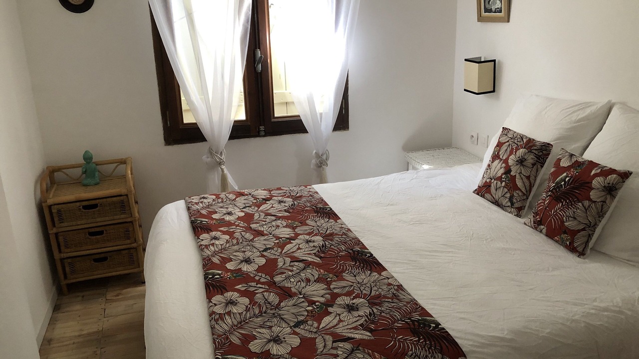 Photo of Bedroom in Montalba-le-Chateau