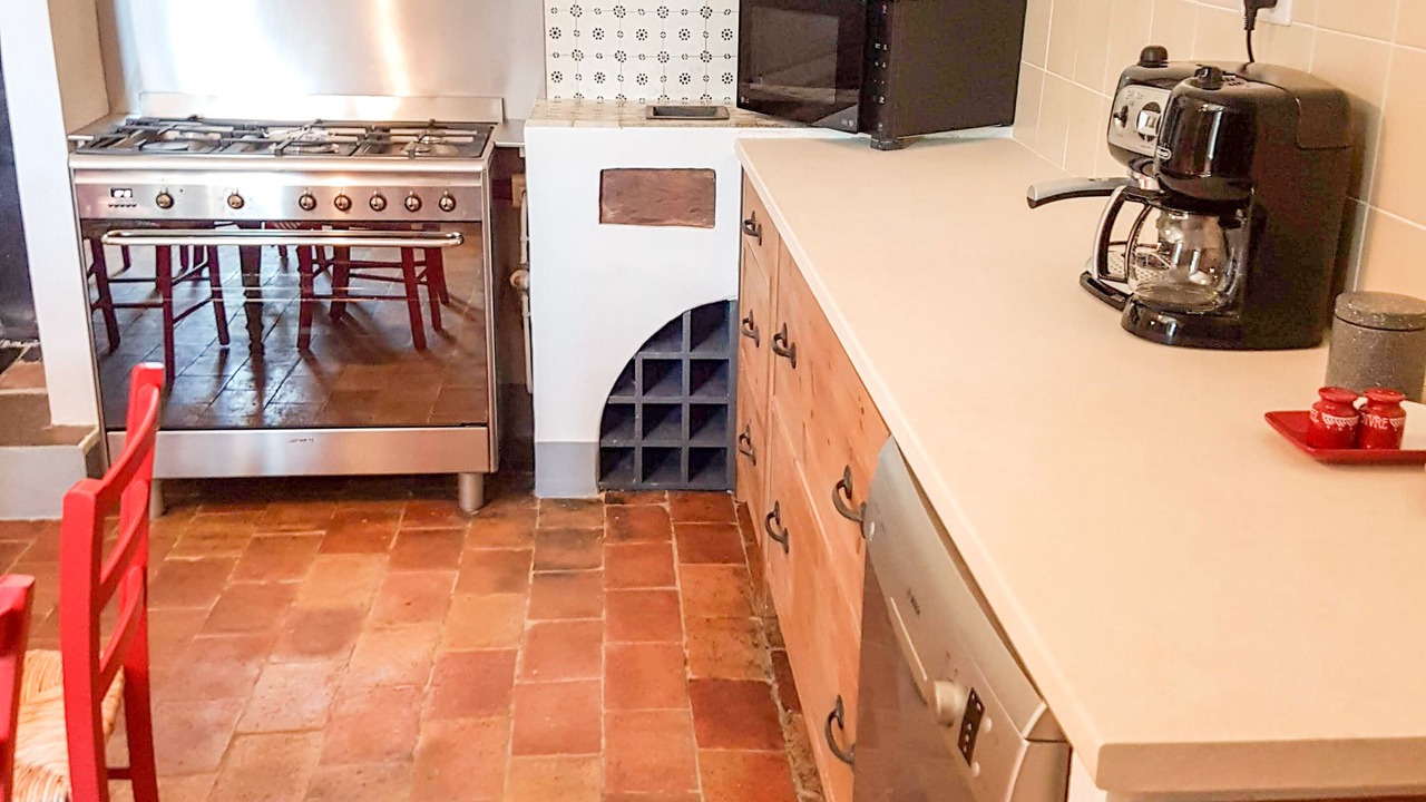 Photo of Kitchen in La Cadiere-et-Cambo