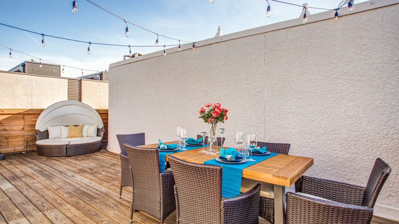 Photo of Outdoor in Oak Lawn