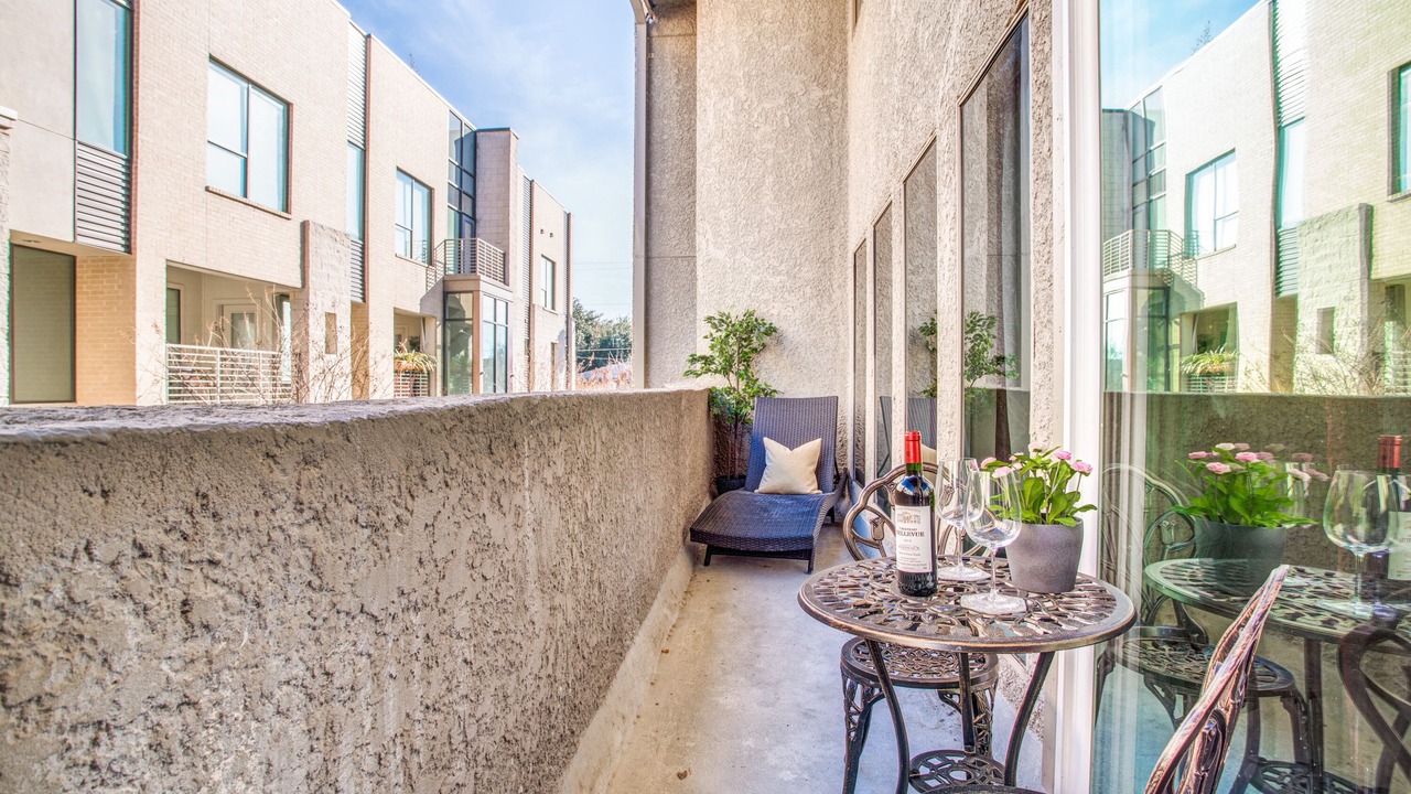 Photo of Outdoor in Oak Lawn