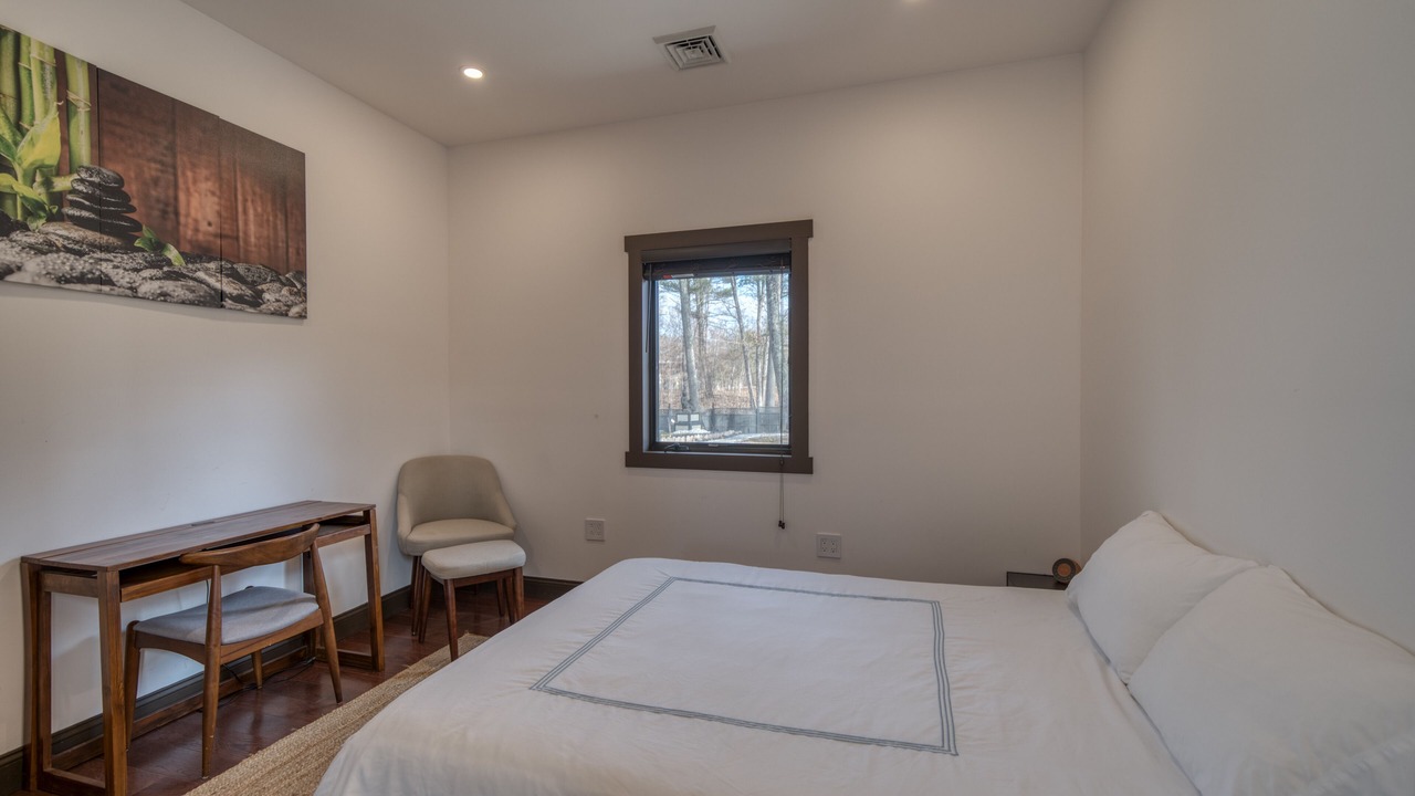 Photo of Bedroom in Oak Hill