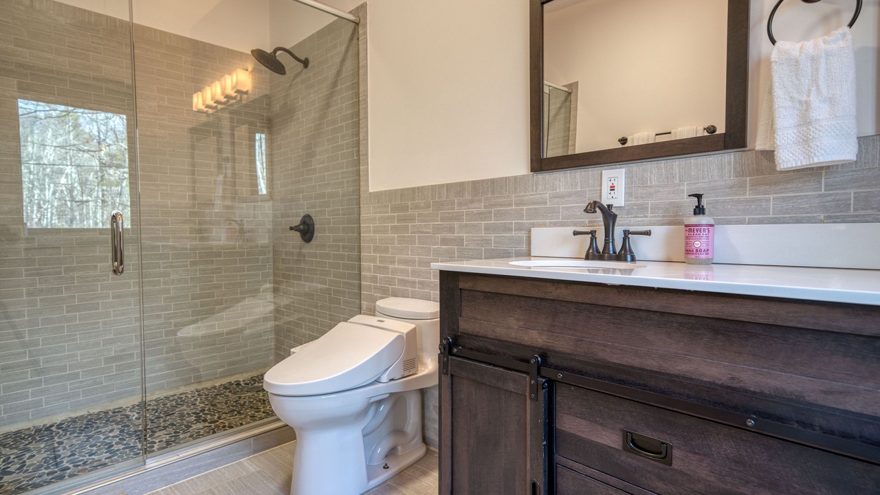 Photo of Bathroom in Oak Hill