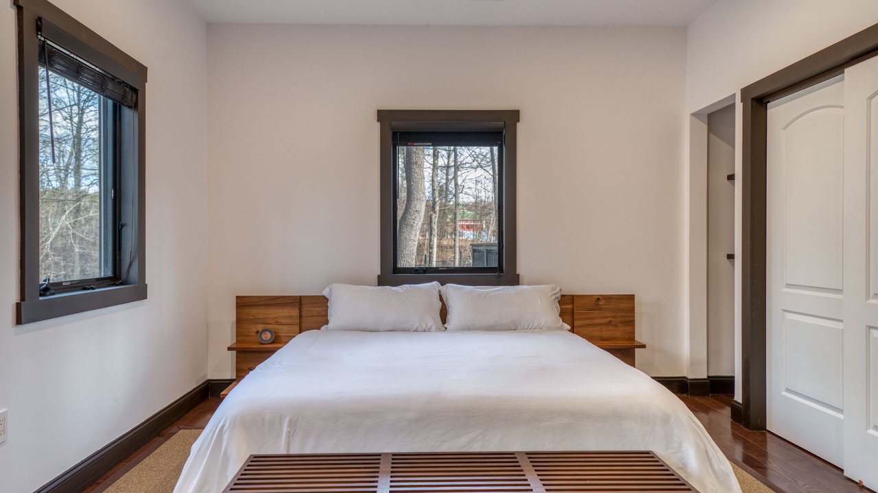 Photo of Bedroom in Oak Hill