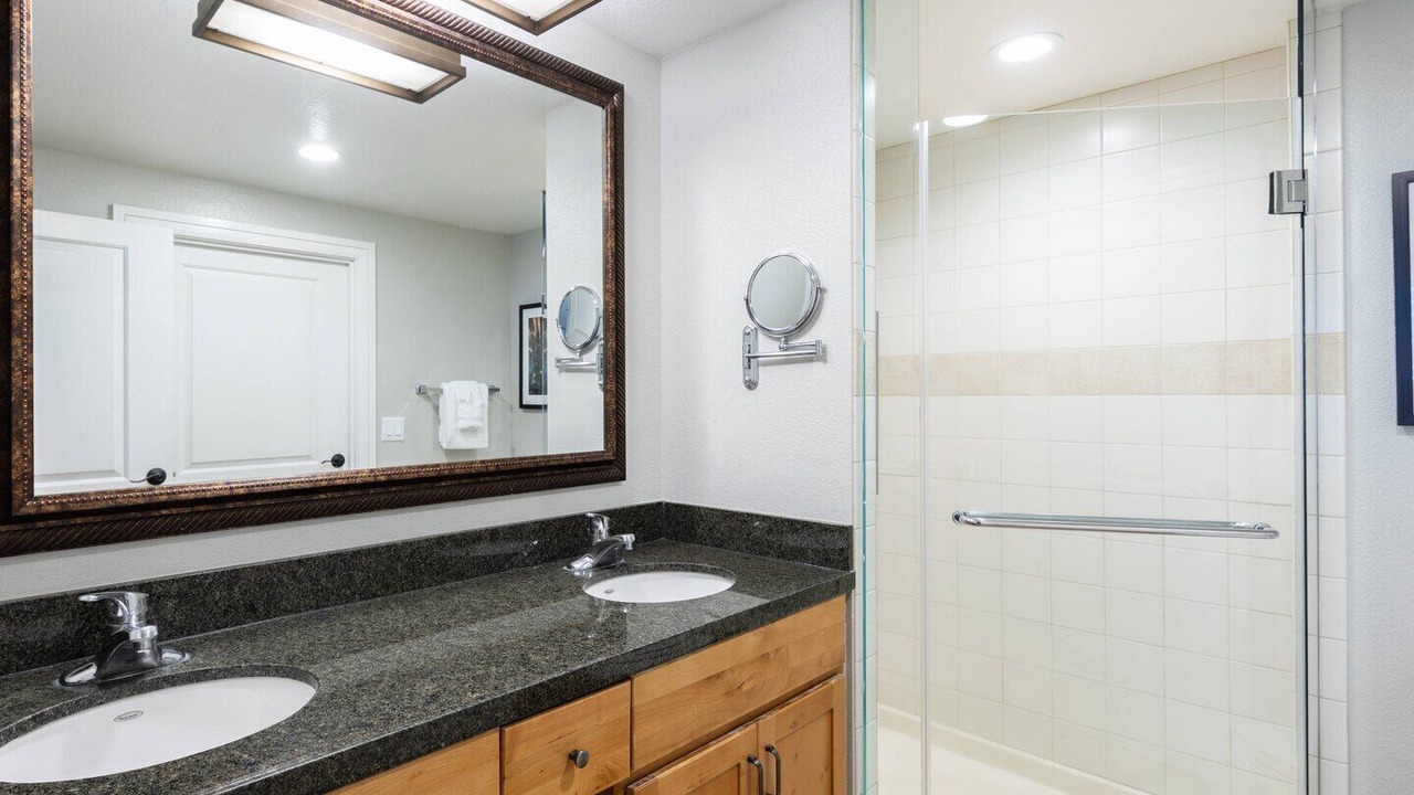 Photo of Bathroom in Lakeside Park