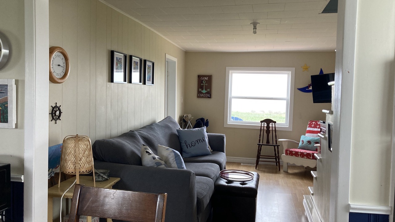 Photo of Livingroom in Charlos Cove