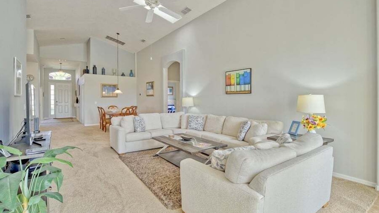Photo of Livingroom in Tuscan Hills