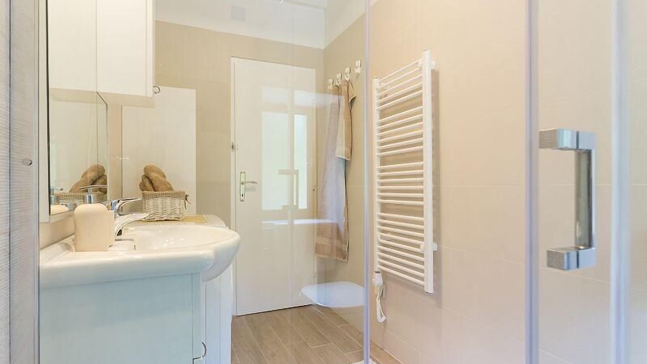 Photo of Bathroom in Pile