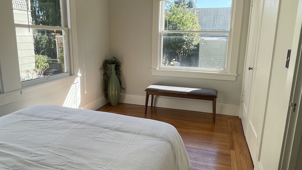 Photo of Bedroom in Oakland