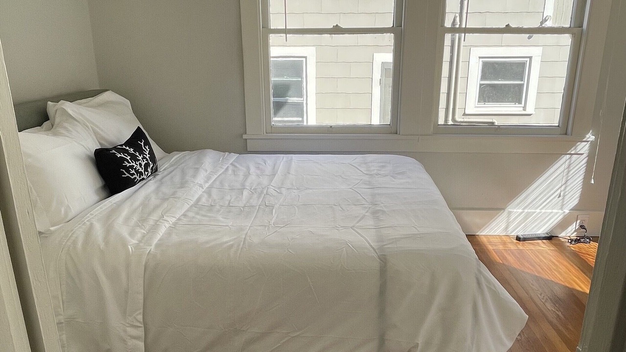 Photo of Bedroom in Oakland