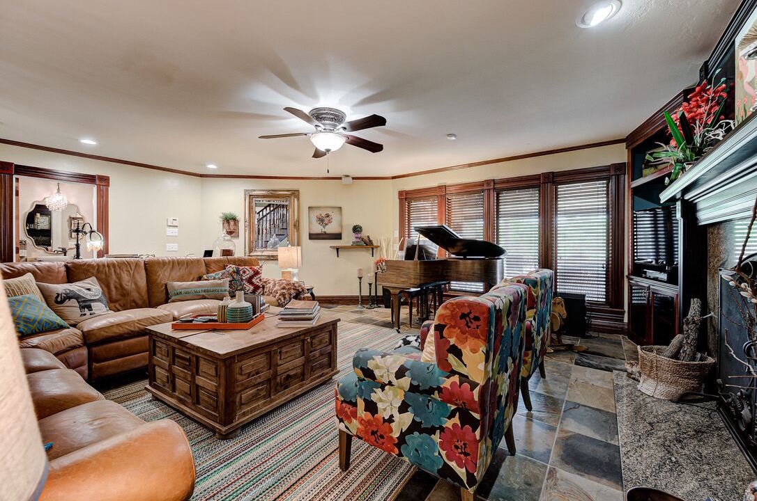Photo of Livingroom in Edmond