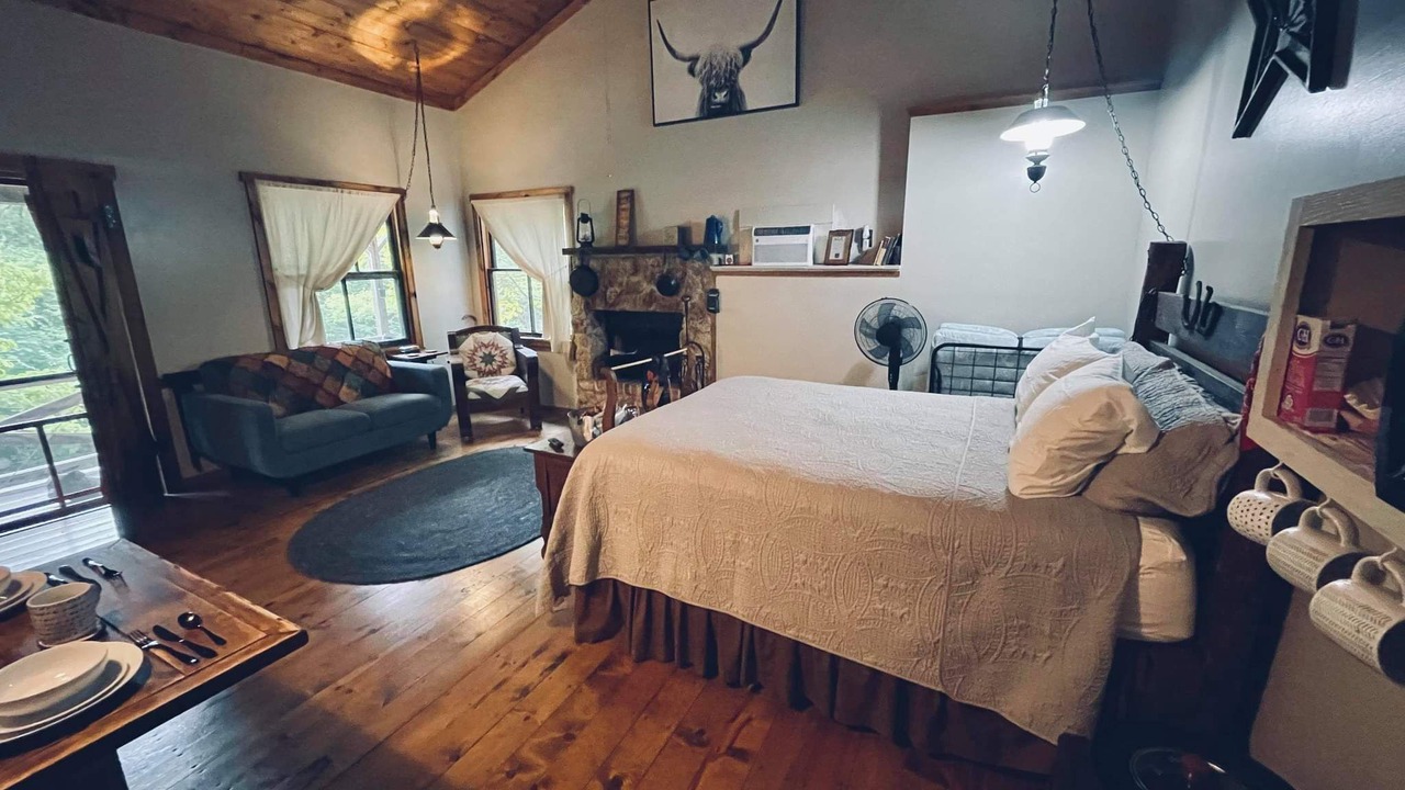 Photo of Bedroom in Marthasville