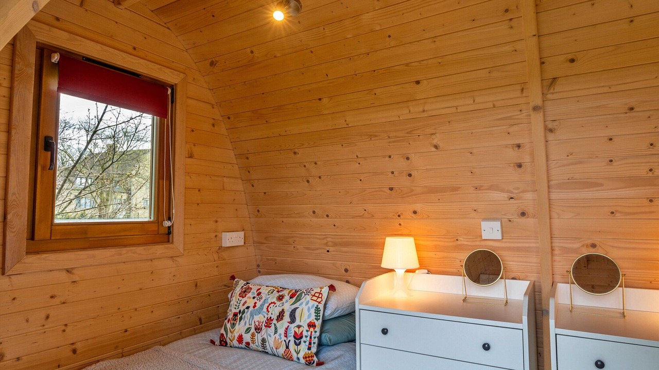 Photo of Bedroom in Shoscombe