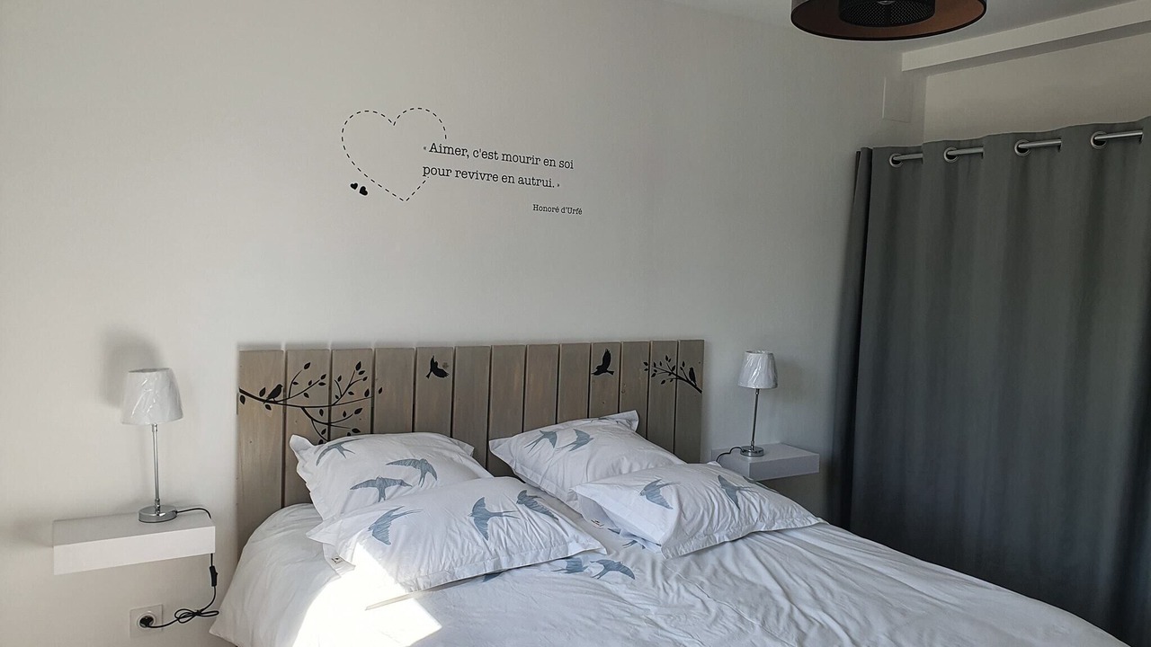 Photo of Bedroom in Carly