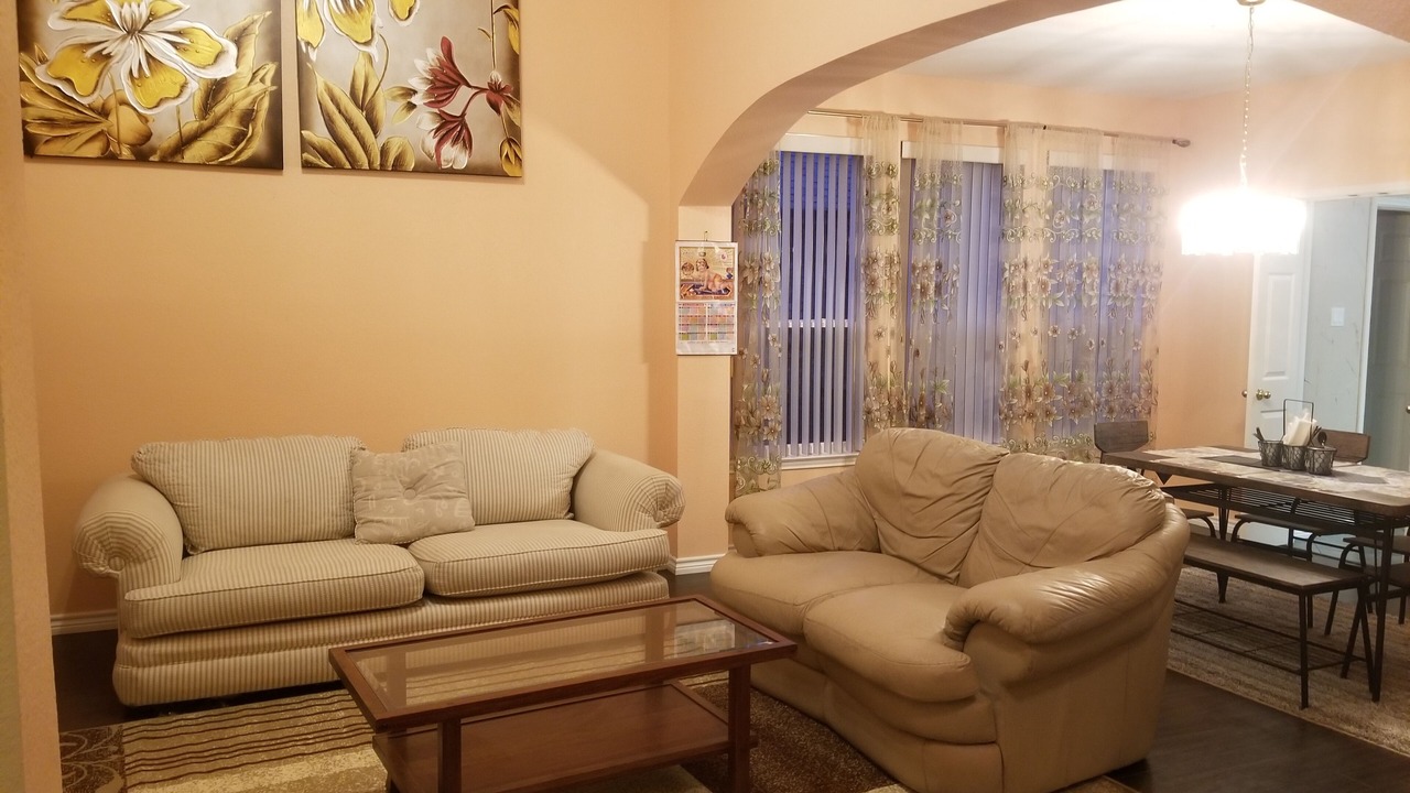 Photo of Livingroom in Carrollton