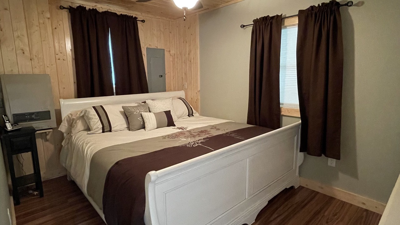 Photo of Bedroom in Pittsburg