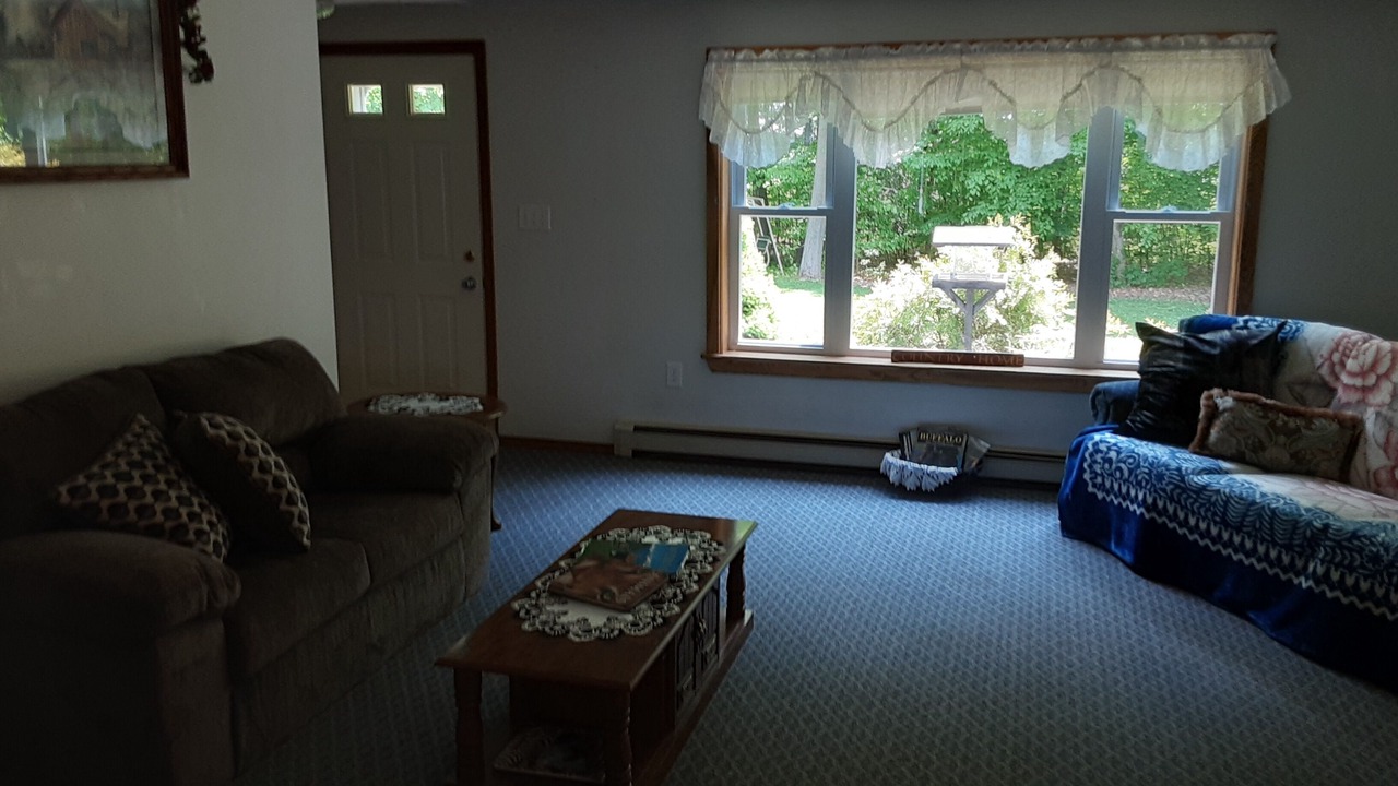Photo of Livingroom in Town of Torrey