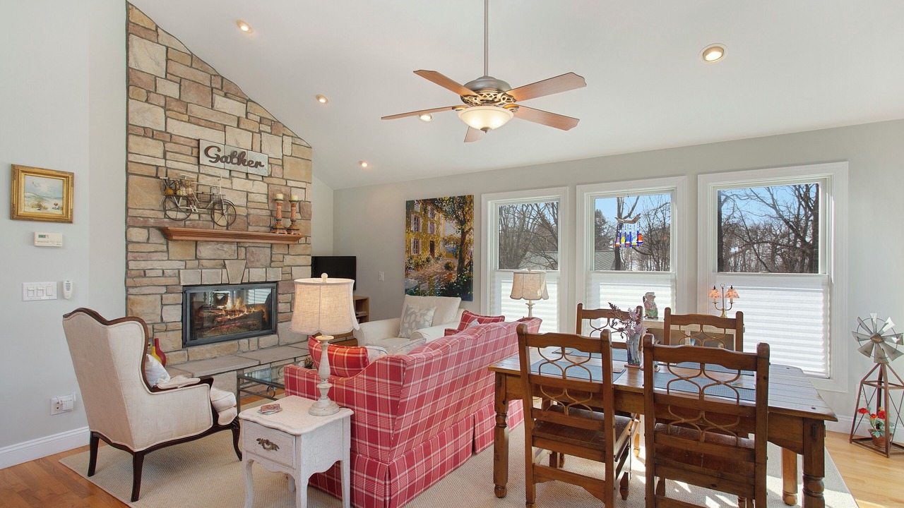 Photo of Livingroom in Lake Michigan Beach