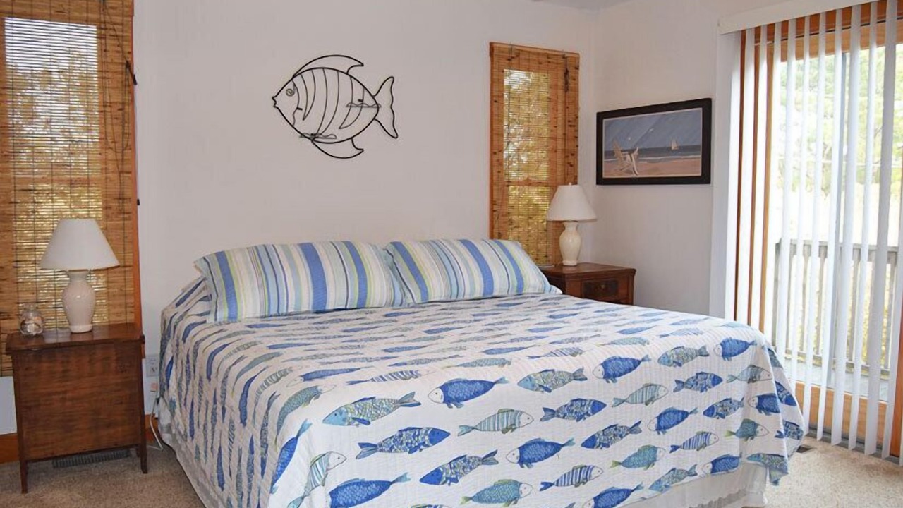 Photo of Others in Deep Hole