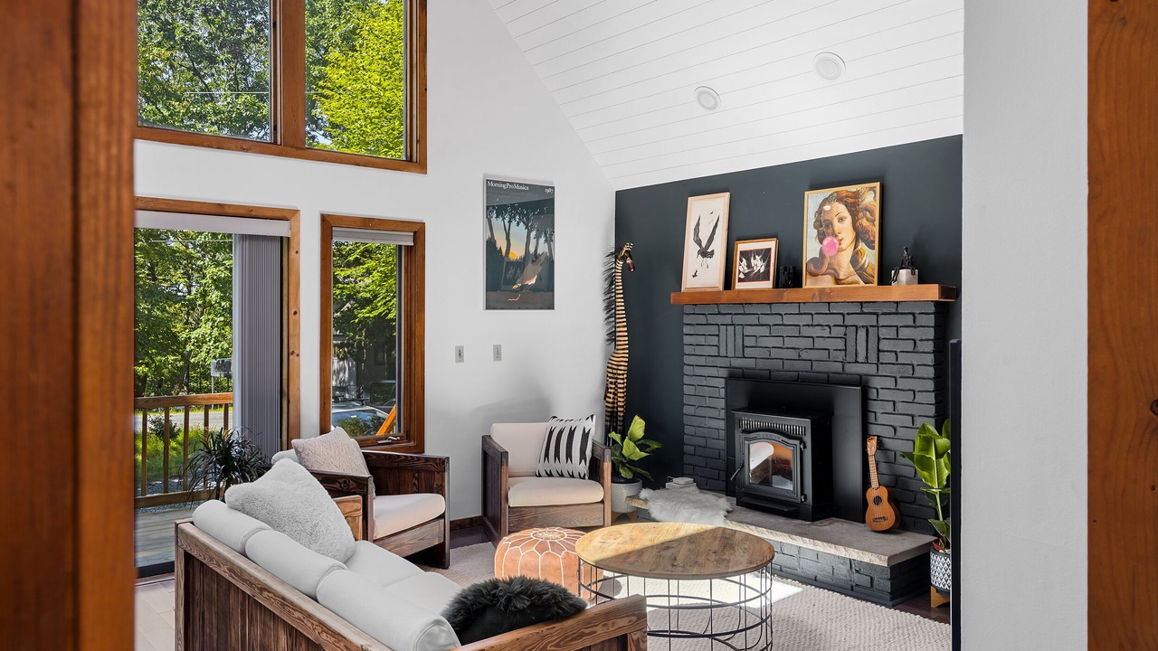 Photo of Livingroom in East Stroudsburg