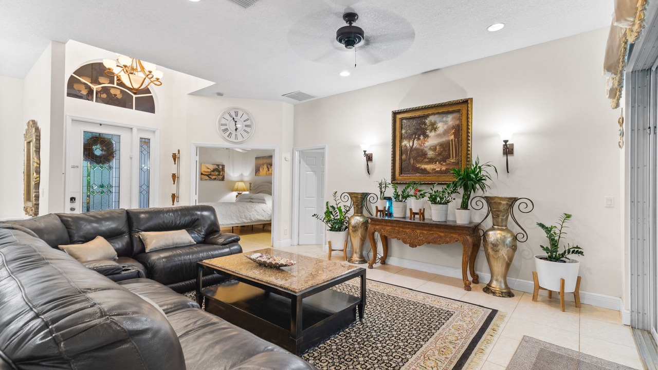 Photo of Bedroom in Lake Worth