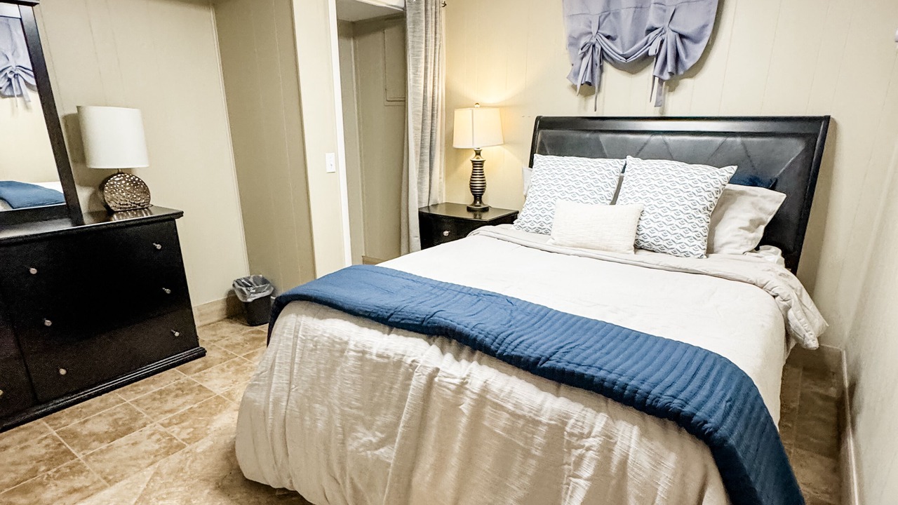 Photo of Bedroom in Sunrise Beach