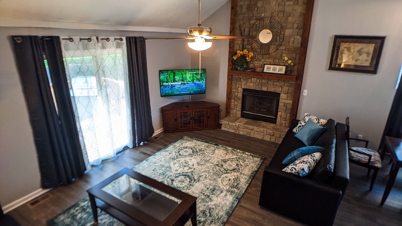 Photo of Livingroom in Overland Park