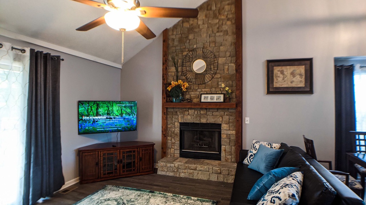 Photo of Livingroom in Overland Park