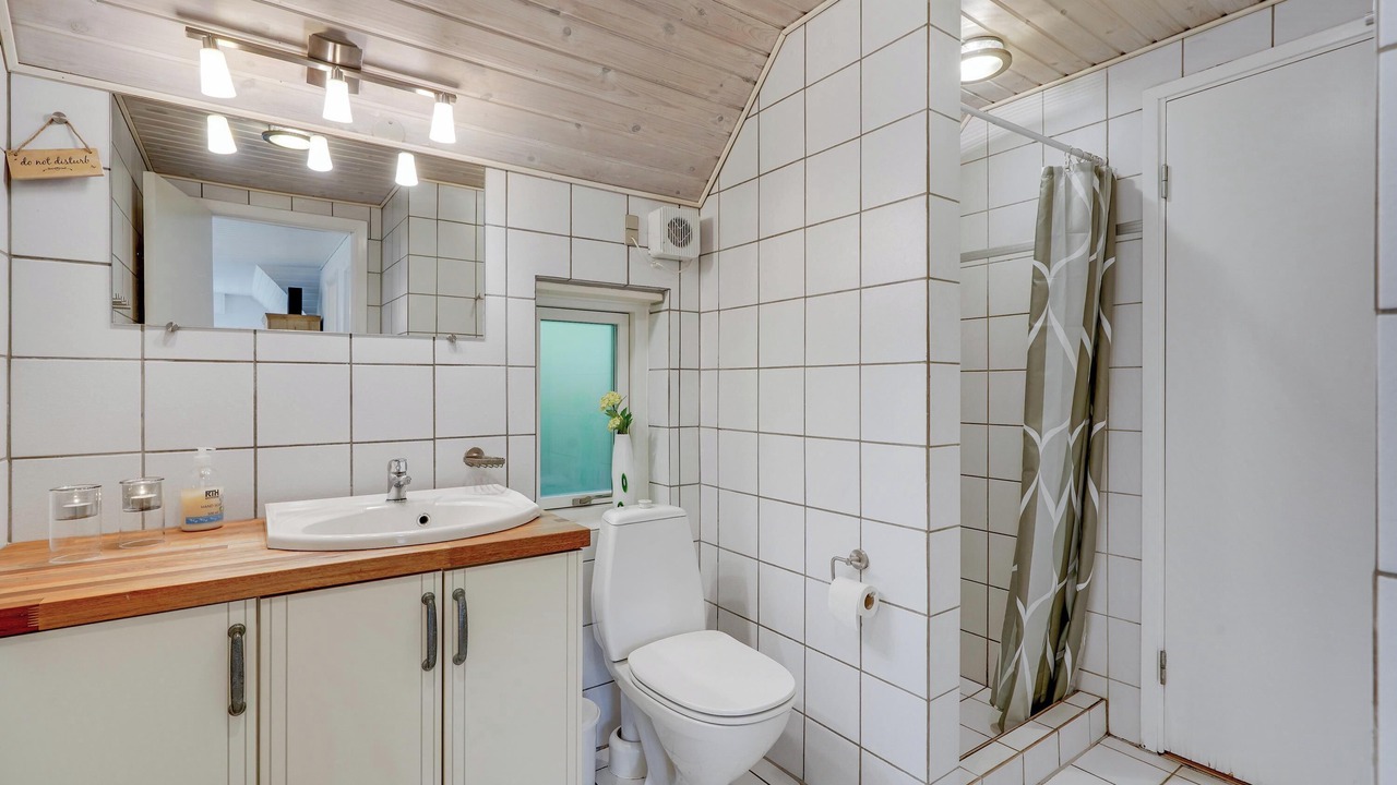 Photo of Bathroom in Henne