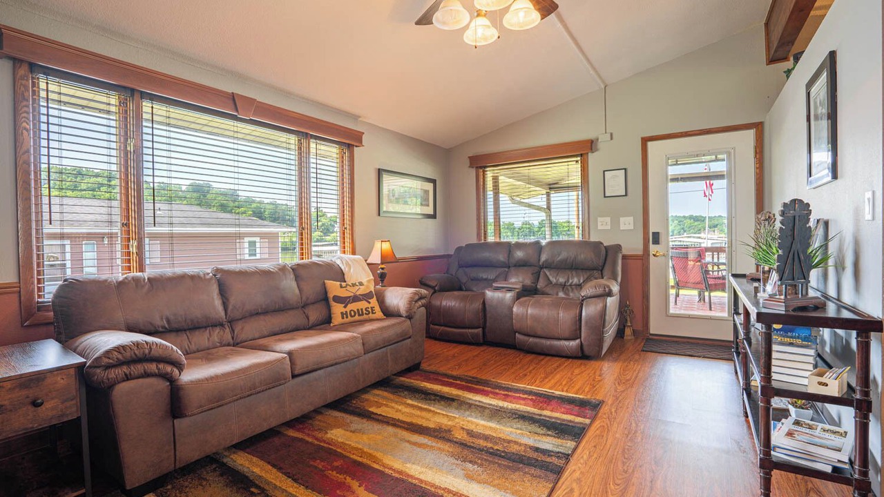Photo of Livingroom in Camdenton