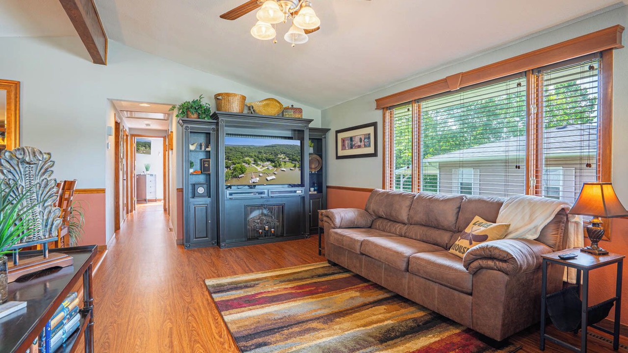 Photo of Livingroom in Camdenton