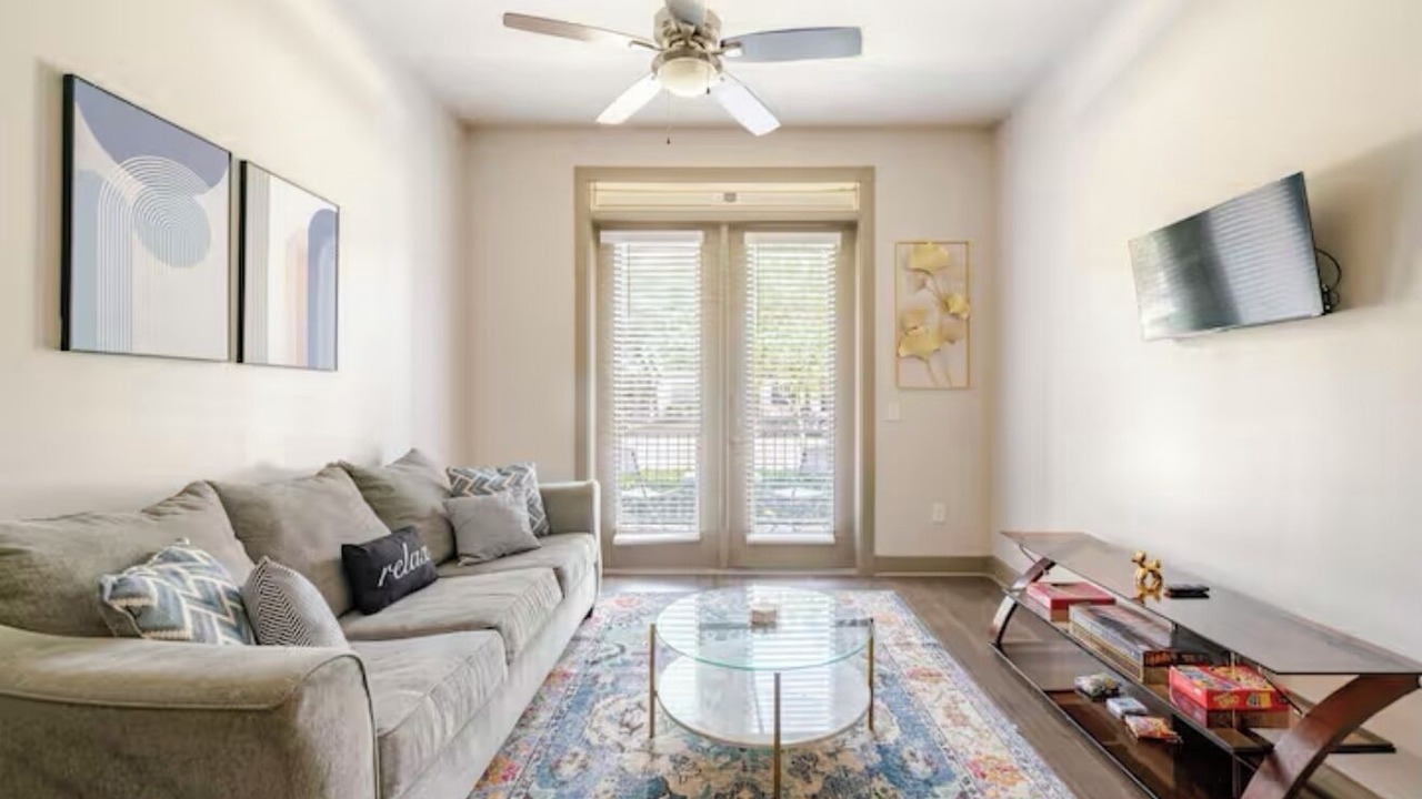 Photo of Livingroom in East Downtown Houston
