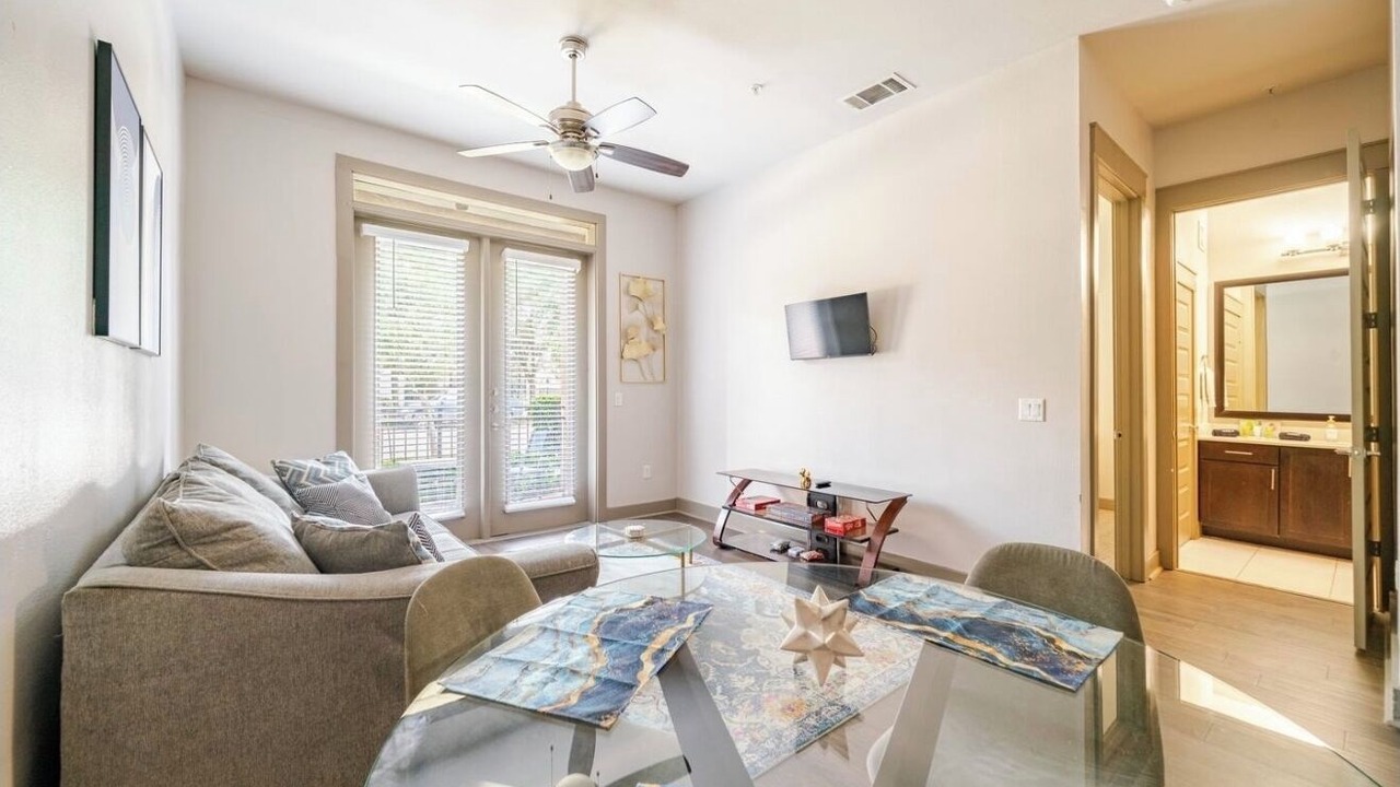 Photo of Livingroom in East Downtown Houston