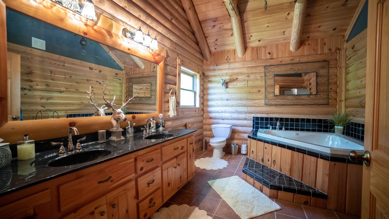 Photo of Bathroom in Townville