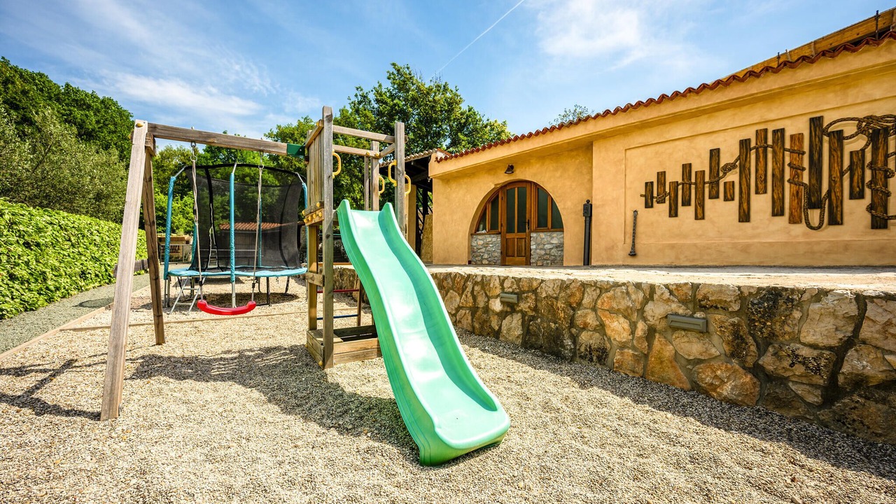 Photo of Others in Rasopasno