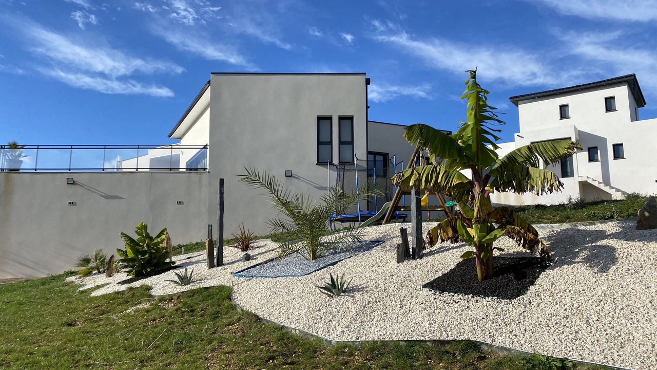 Photo of Outdoor in Saint-Julien-les-Rosiers