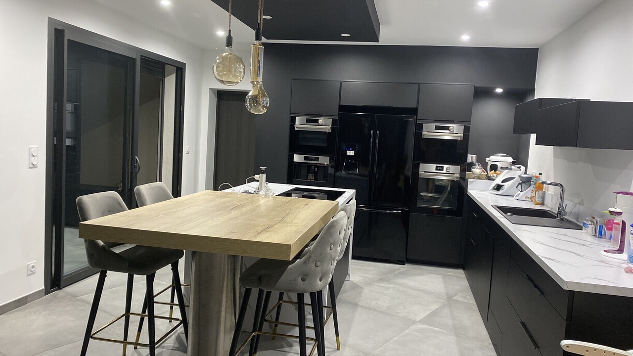Photo of Kitchen in Saint-Julien-les-Rosiers