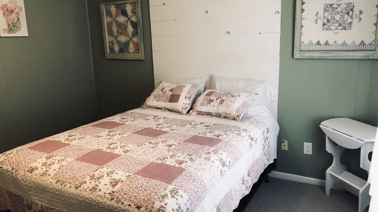 Photo of Bedroom in Benton