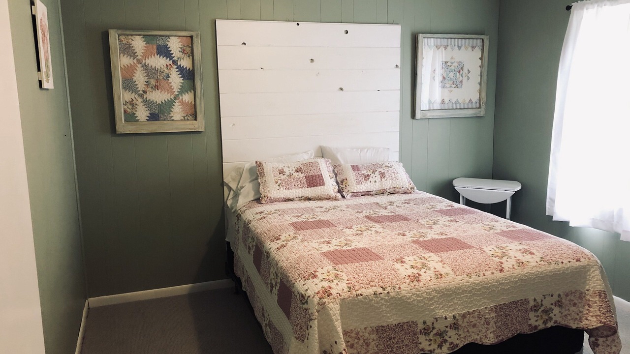Photo of Bedroom in Benton
