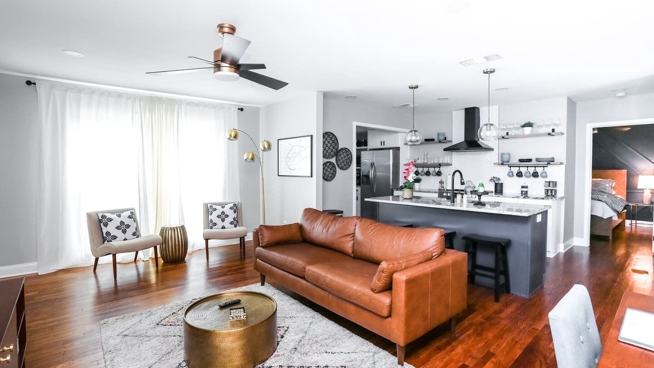Photo of Livingroom in Tech Terrace