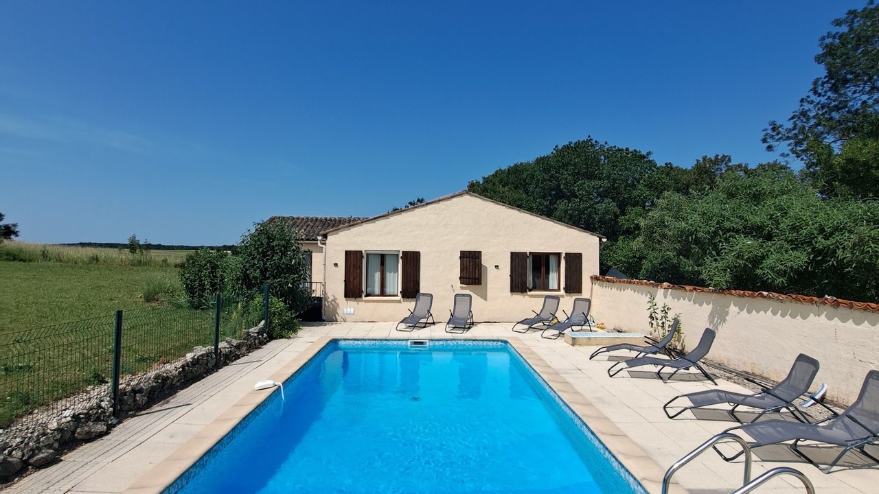 Photo of Outdoor in Saint-Pierre-de-Juillers