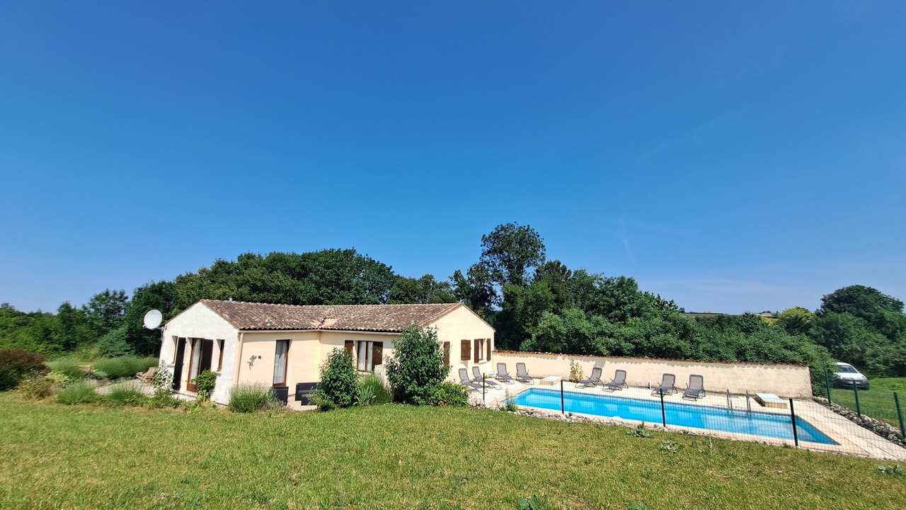 Photo of Outdoor in Saint-Pierre-de-Juillers