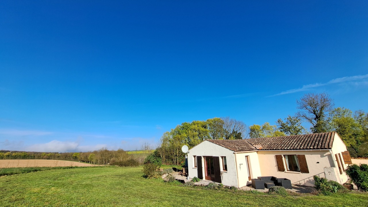 Photo of Outdoor in Saint-Pierre-de-Juillers