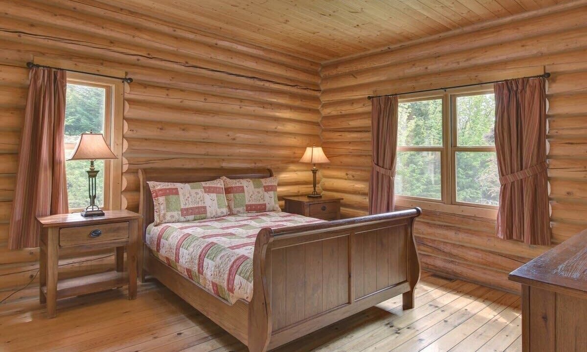 Photo of Bedroom in Fiddler Lake Resort